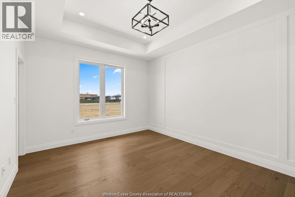 Photo 11 of 2575 Barkley Avenue, Windsor ON