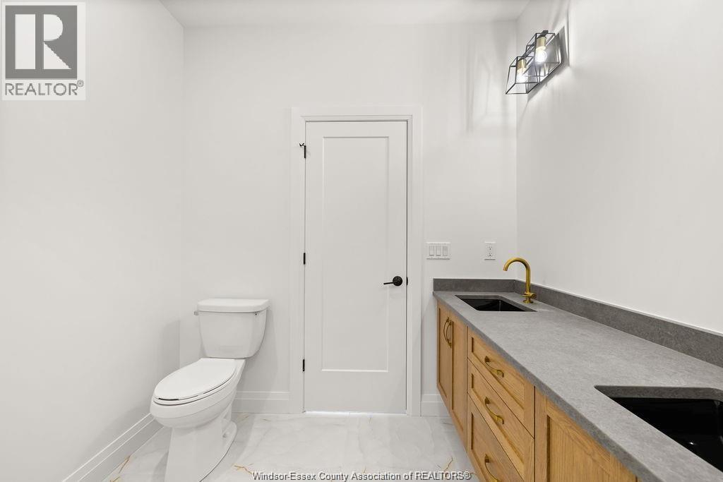 Photo 10 of 2575 Barkley Avenue, Windsor ON