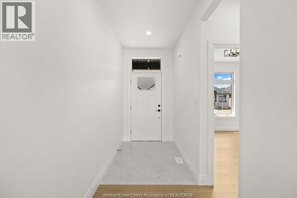 Photo 14 of 2575 Barkley Avenue, Windsor ON