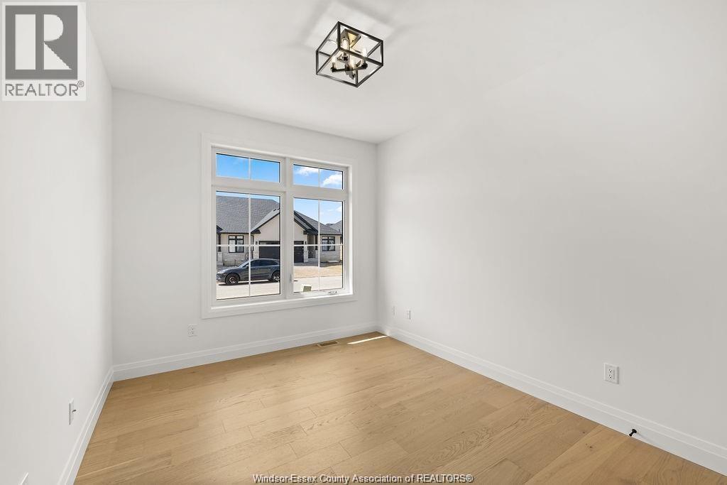 Photo 7 of 2575 Barkley Avenue, Windsor ON