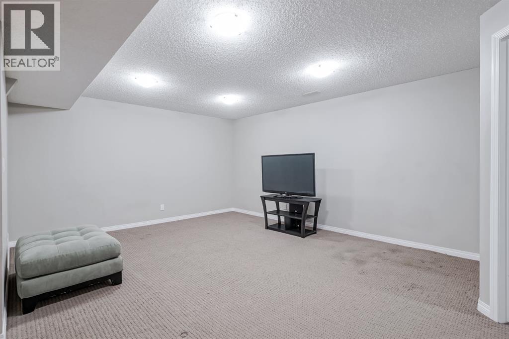 Single Family House for Sale in  Chaparral Drive SE Chaparral Calgary 