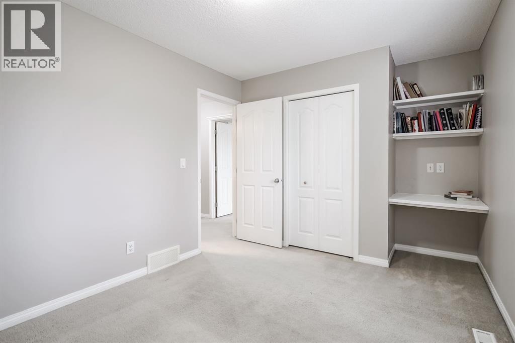 Single Family House for Sale in  Chaparral Drive SE Chaparral Calgary 