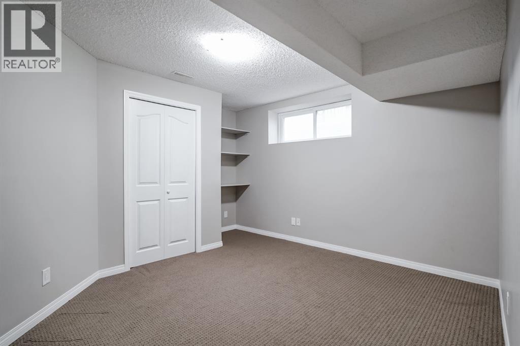Single Family House for Sale in  Chaparral Drive SE Chaparral Calgary 