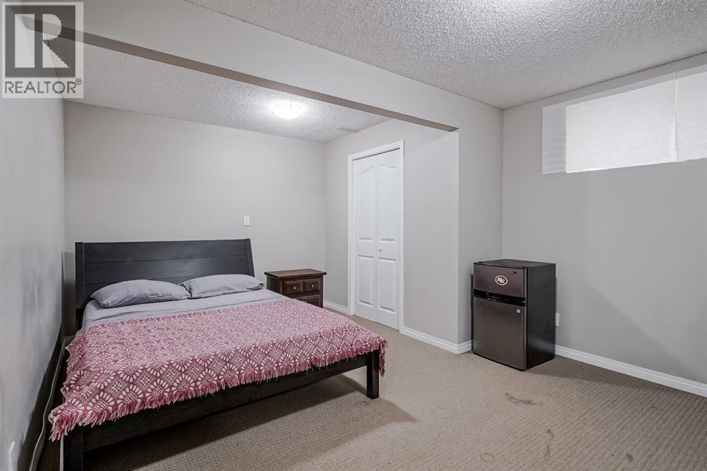 Single Family House for Sale in  Chaparral Drive SE Chaparral Calgary 