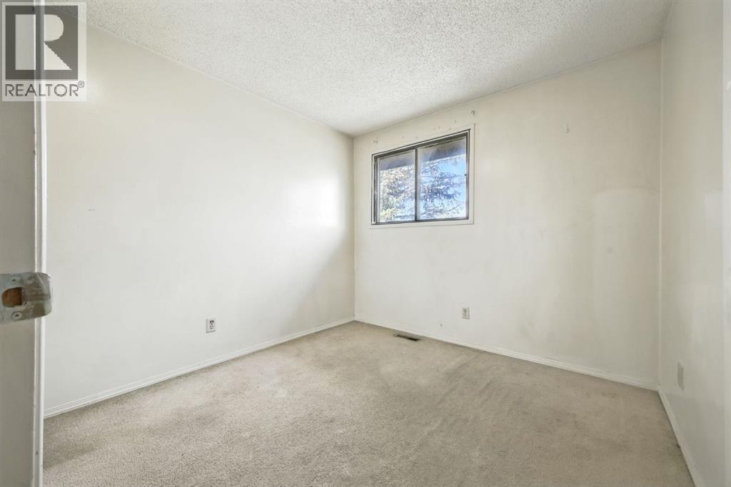 105, 5404 10 Avenue SE, Calgary, Alberta