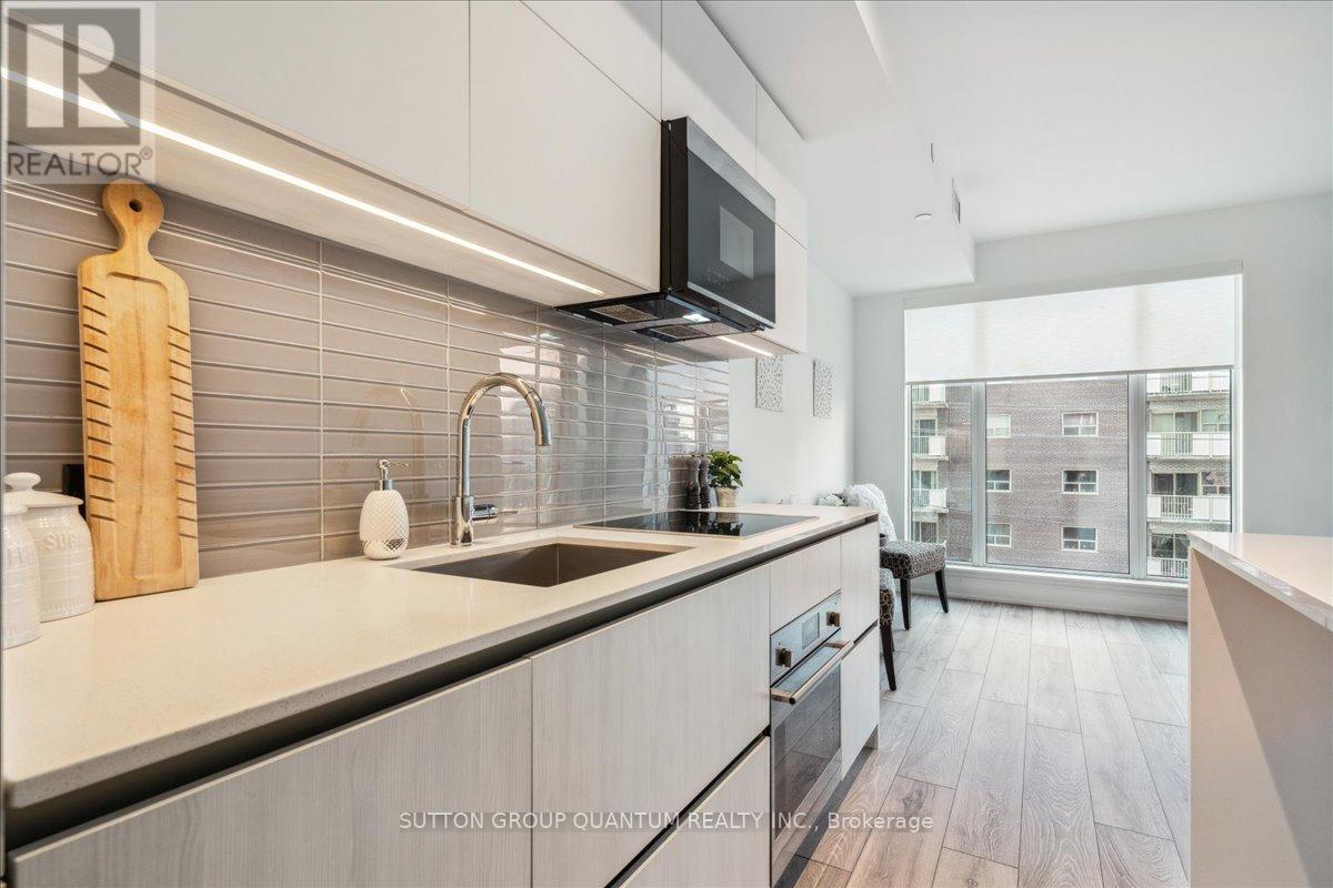 Photo 12 of 315 21 Park Street E, Mississauga ON