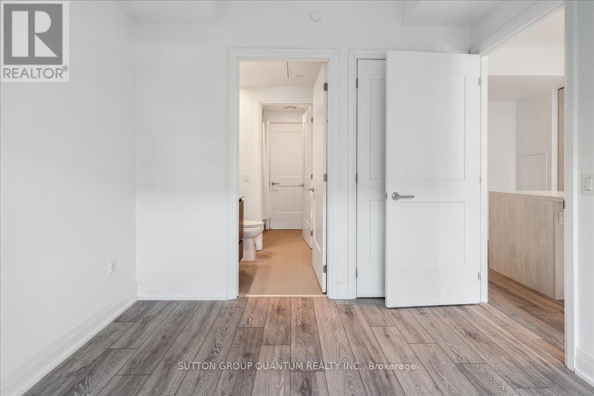 Photo 48 of 315 21 Park Street E, Mississauga ON