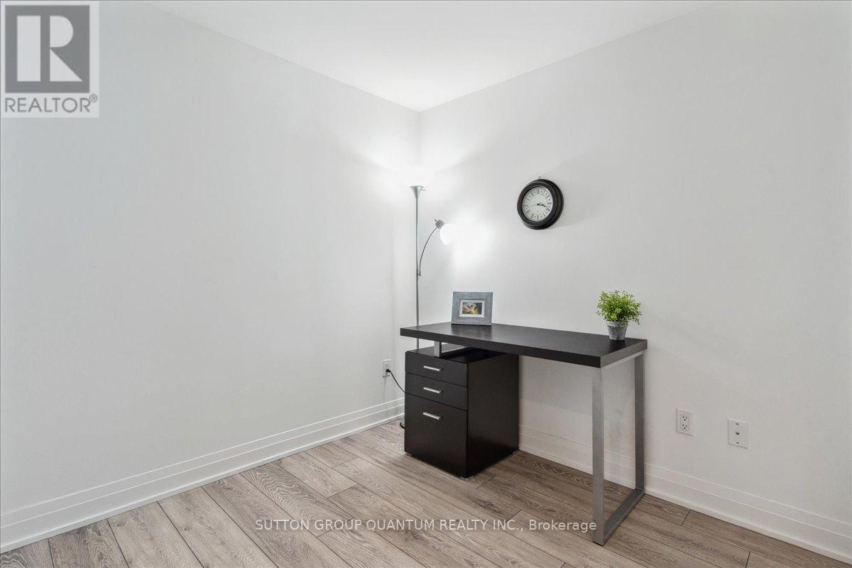 Photo 35 of 315 21 Park Street E, Mississauga ON