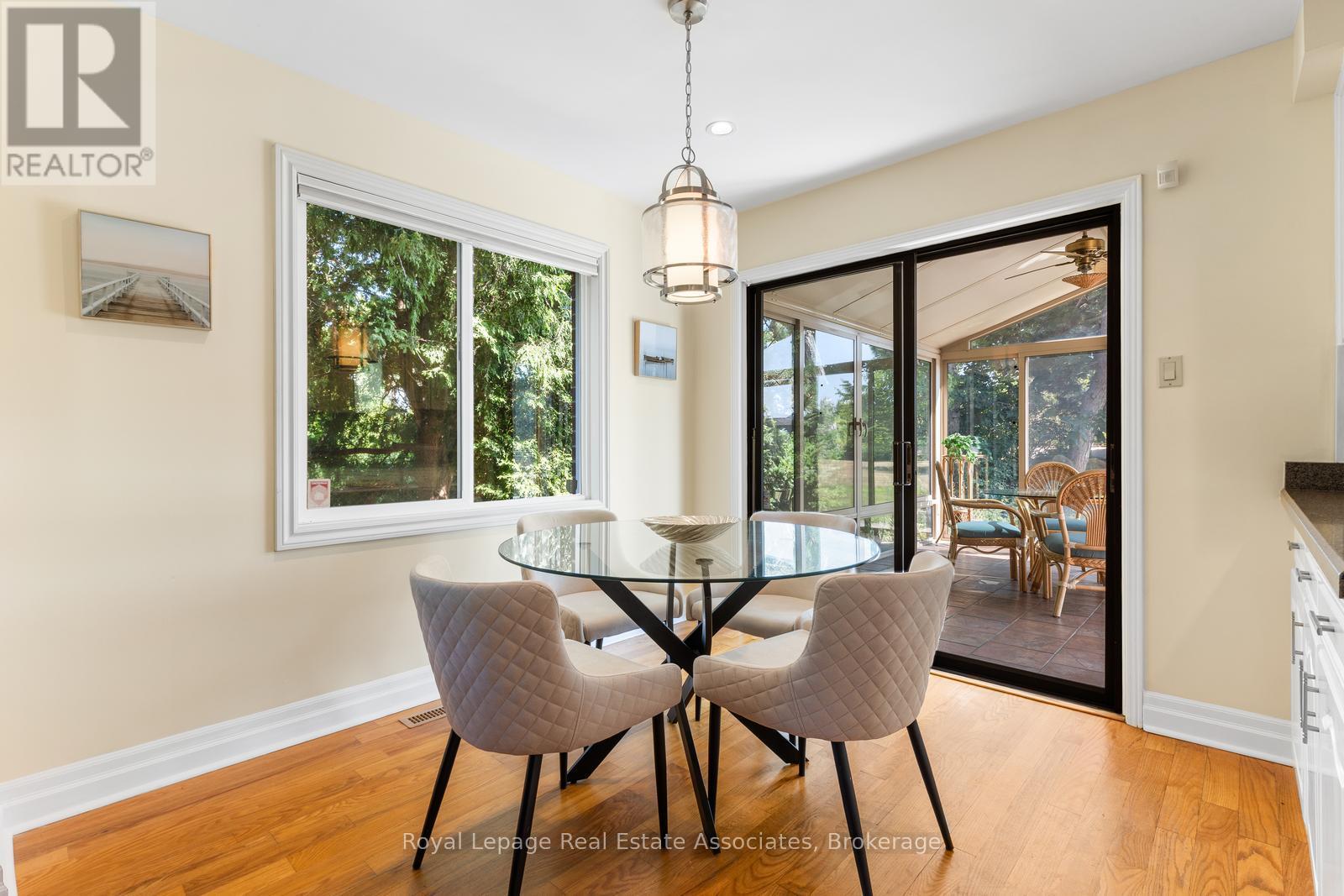 Photo 12 of 4424 Treetop Court, Mississauga ON