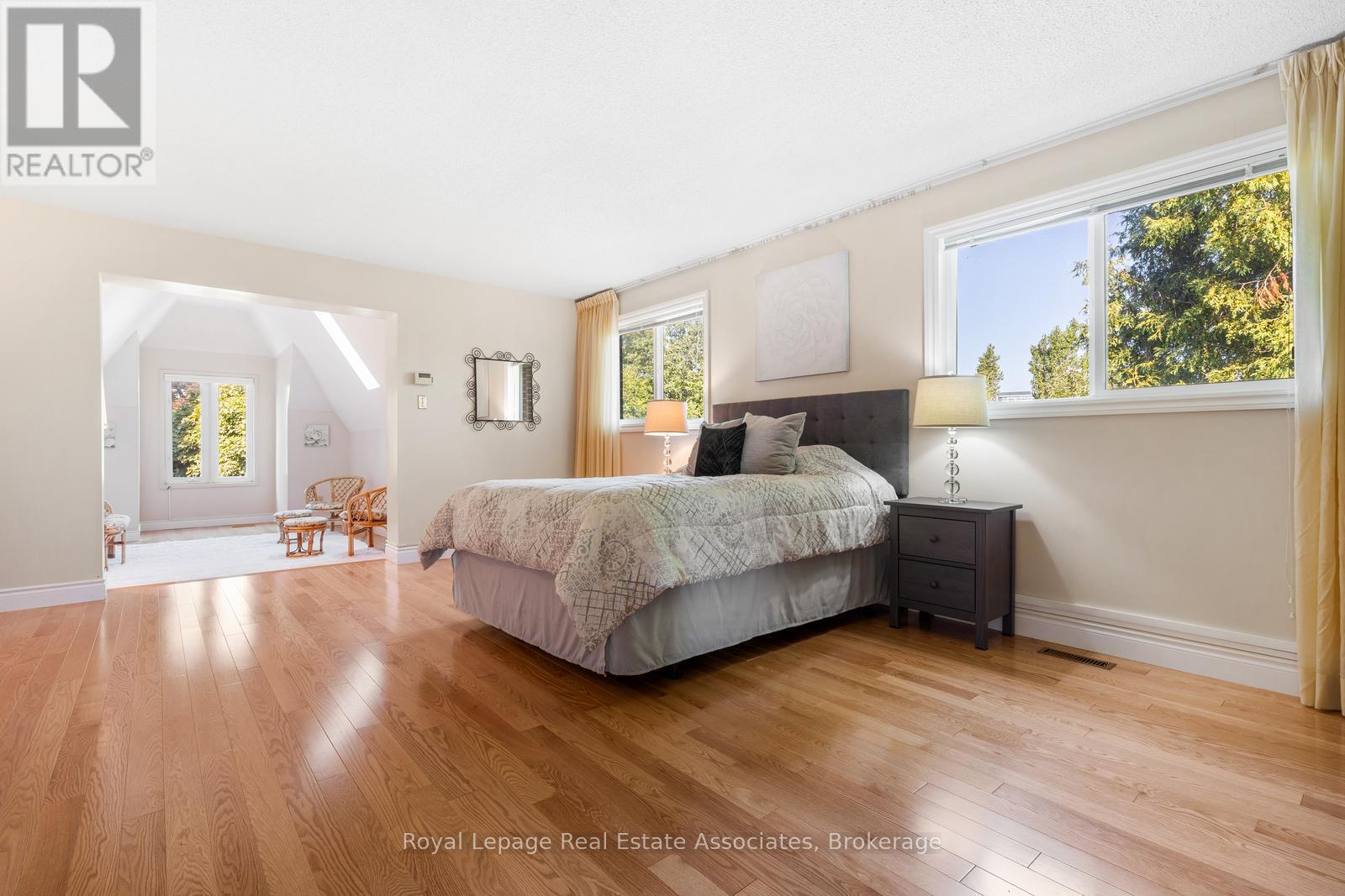 Photo 18 of 4424 Treetop Court, Mississauga ON