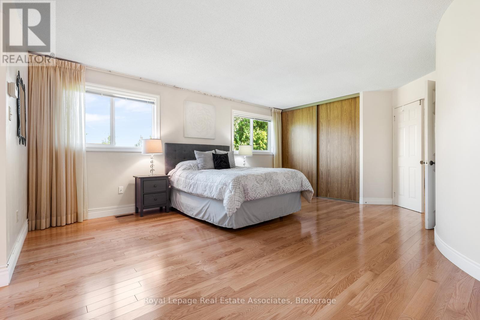 Photo 20 of 4424 Treetop Court, Mississauga ON