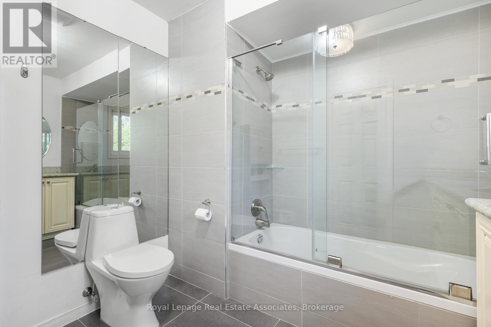 Photo 22 of 4424 Treetop Court, Mississauga ON