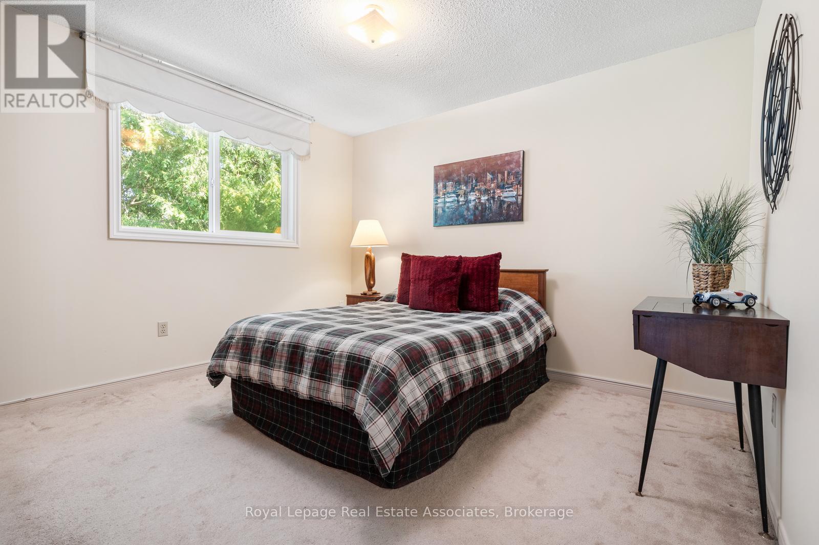 Photo 23 of 4424 Treetop Court, Mississauga ON