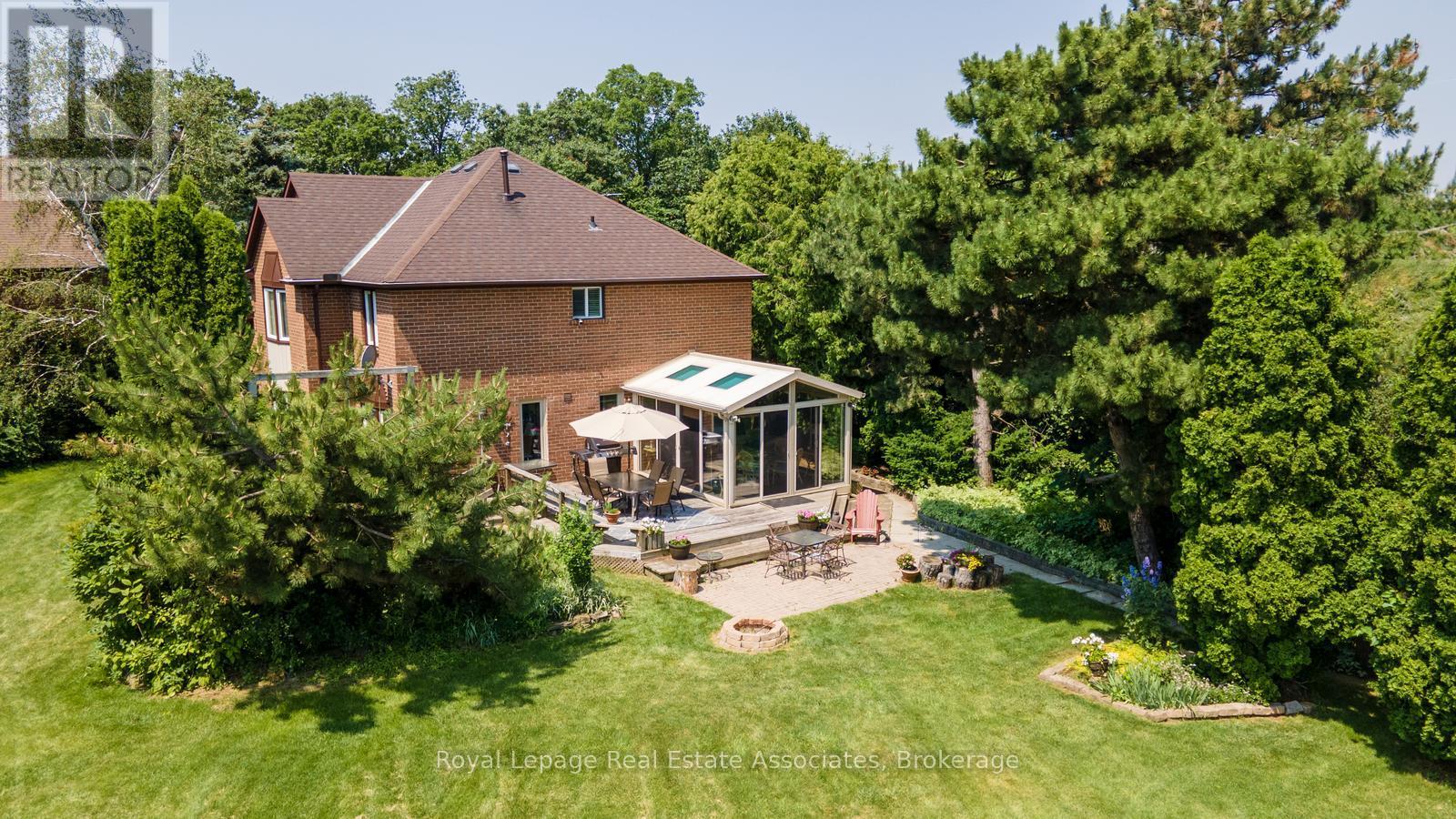 Photo 3 of 4424 Treetop Court, Mississauga ON