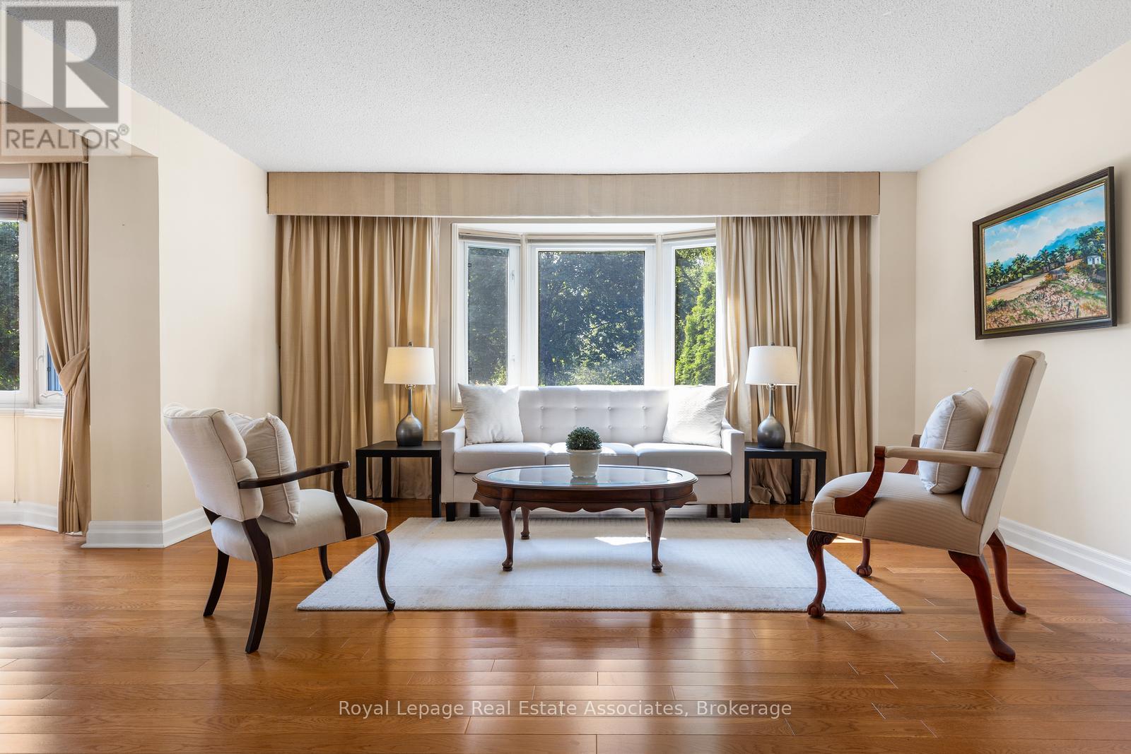 Photo 7 of 4424 Treetop Court, Mississauga ON