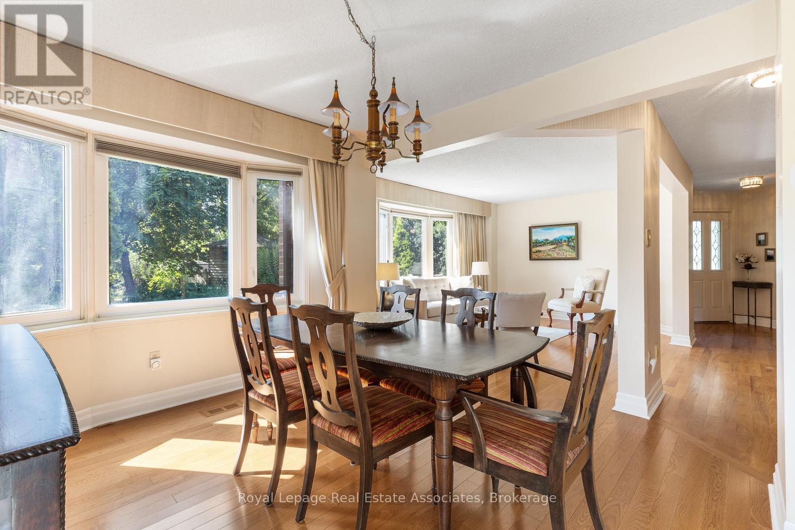 Photo 9 of 4424 Treetop Court, Mississauga ON