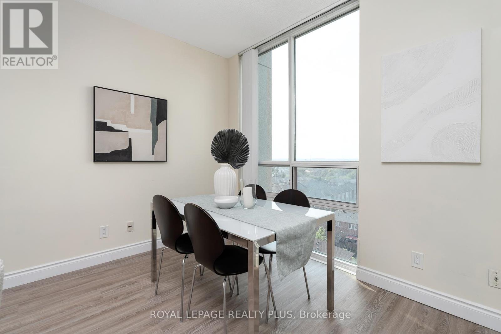 Photo 8 of 903 1359 Rathburn Road E, Mississauga ON