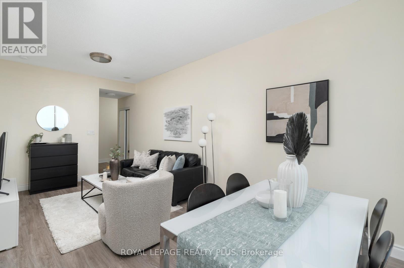 Photo 4 of 903 1359 Rathburn Road E, Mississauga ON