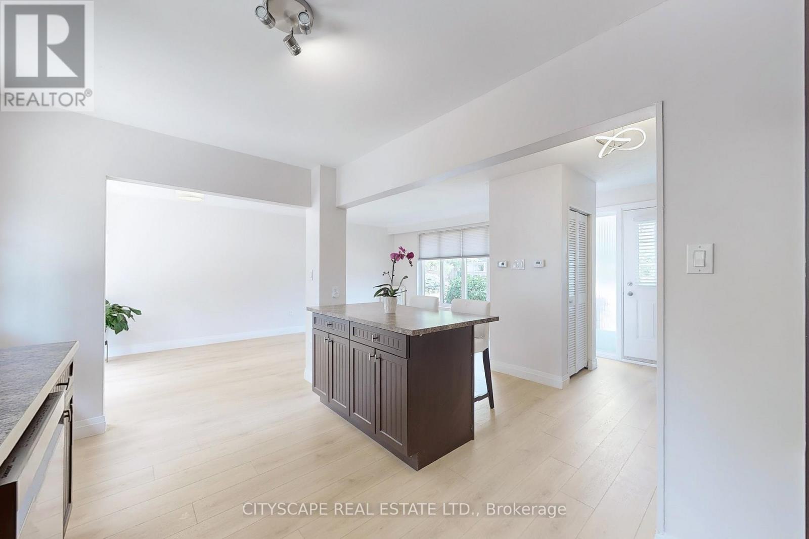 Photo 10 of 188 Foxbar Road, Burlington ON