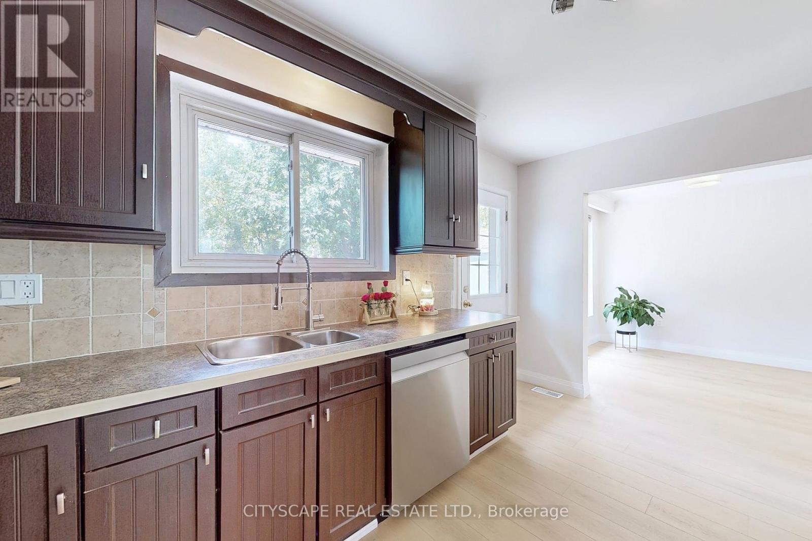 Photo 13 of 188 Foxbar Road, Burlington ON