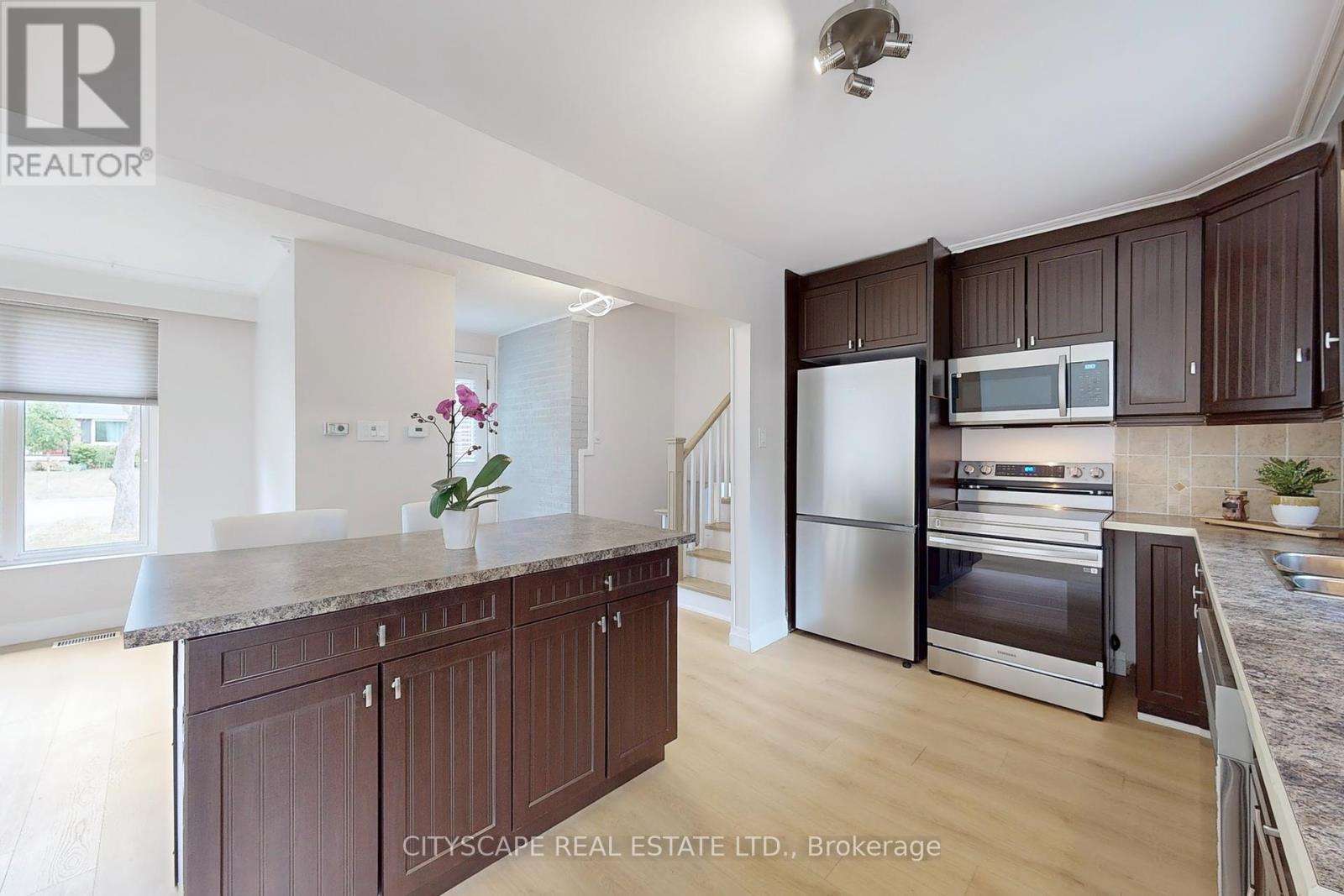 Photo 15 of 188 Foxbar Road, Burlington ON