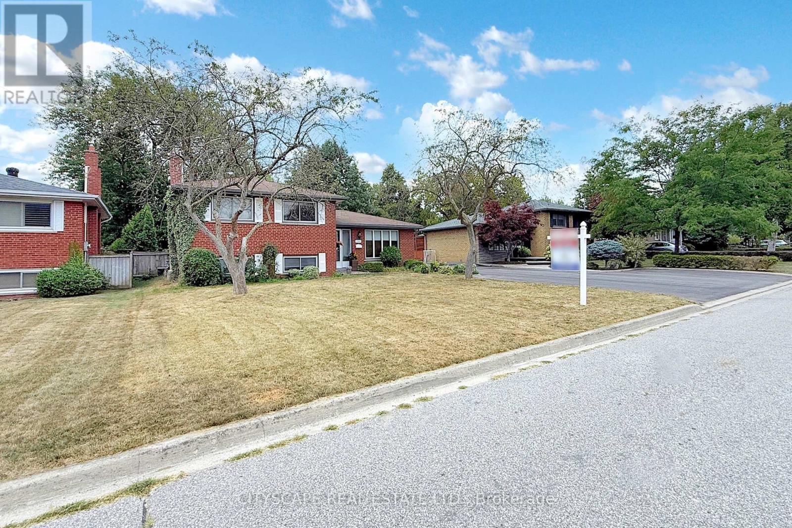Photo 2 of 188 Foxbar Road, Burlington ON