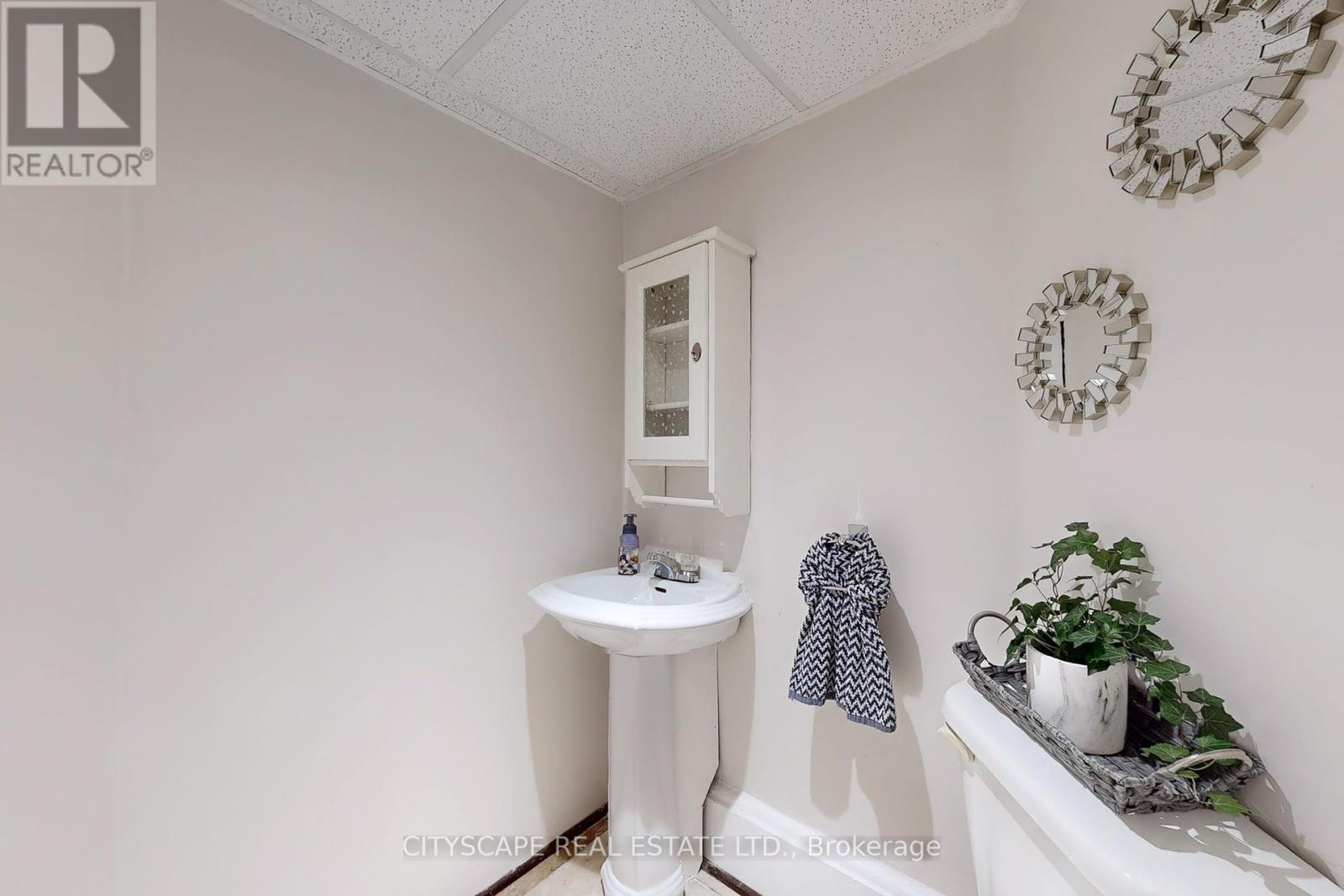 Photo 26 of 188 Foxbar Road, Burlington ON