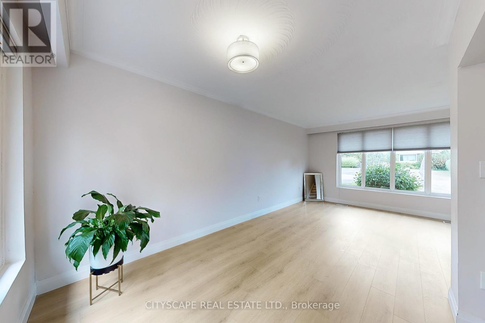 Photo 8 of 188 Foxbar Road, Burlington ON