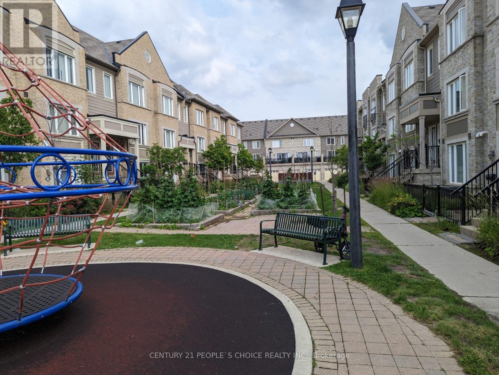 Photo 7 of 33 2891 Rio Court, Mississauga ON
