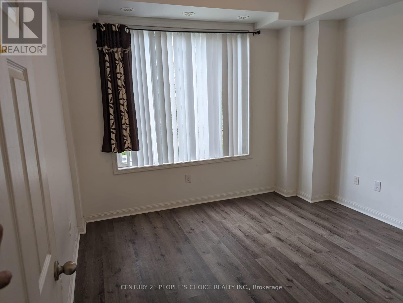 Photo 10 of 33 2891 Rio Court, Mississauga ON