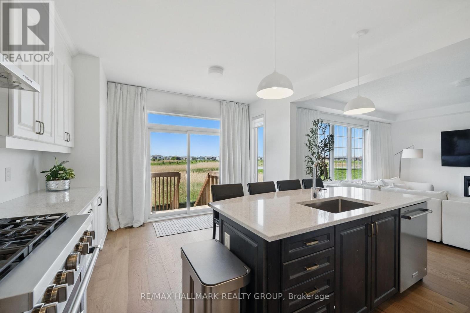 Photo 12 of 824 Henslows Circle, Ottawa ON