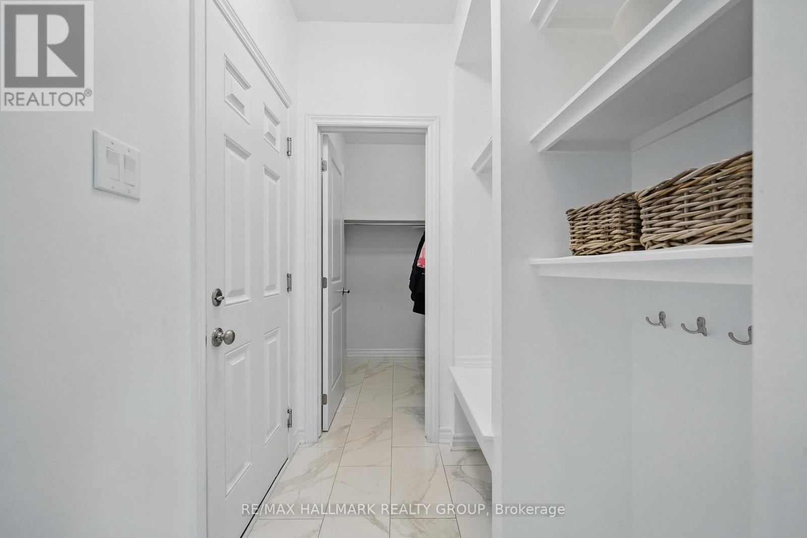 Photo 21 of 824 Henslows Circle, Ottawa ON