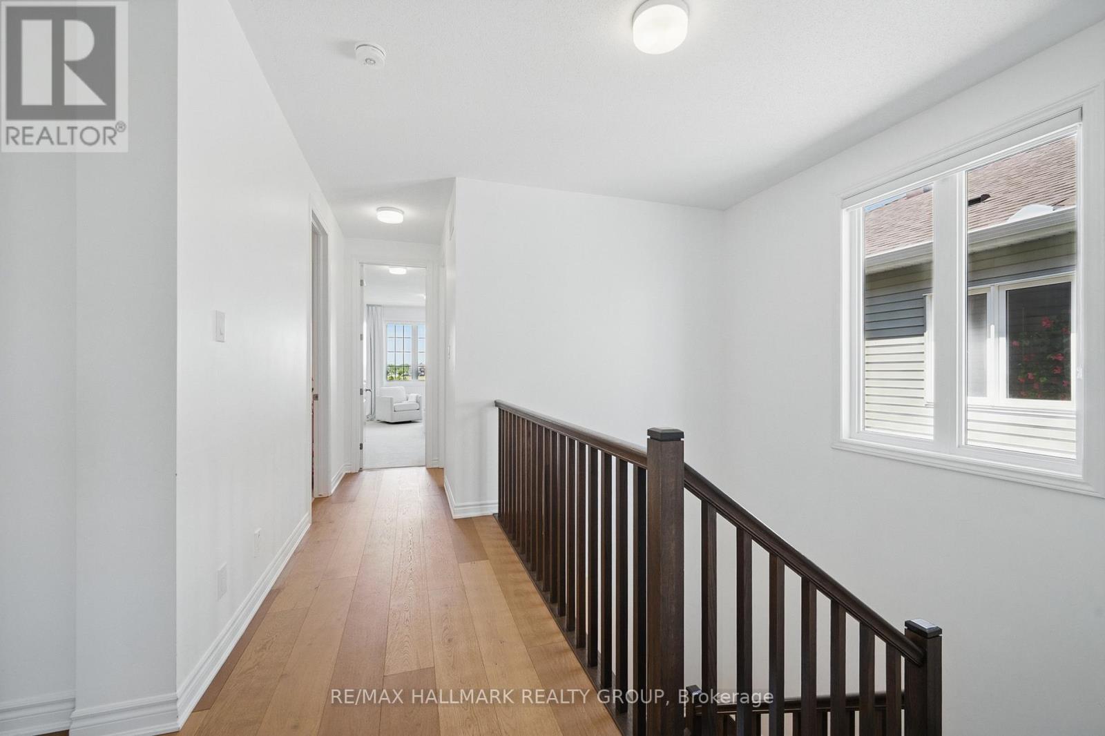 Photo 37 of 824 Henslows Circle, Ottawa ON