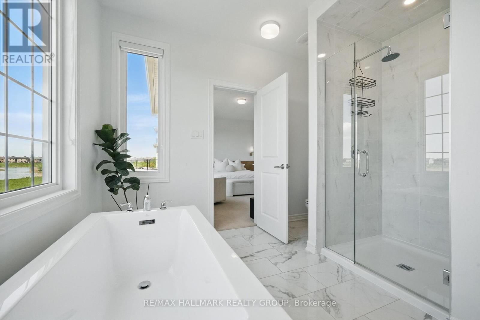 Photo 5 of 824 Henslows Circle, Ottawa ON
