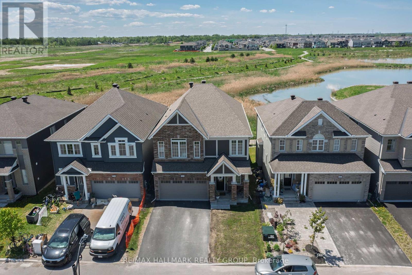 Photo 18 of 824 Henslows Circle, Ottawa ON