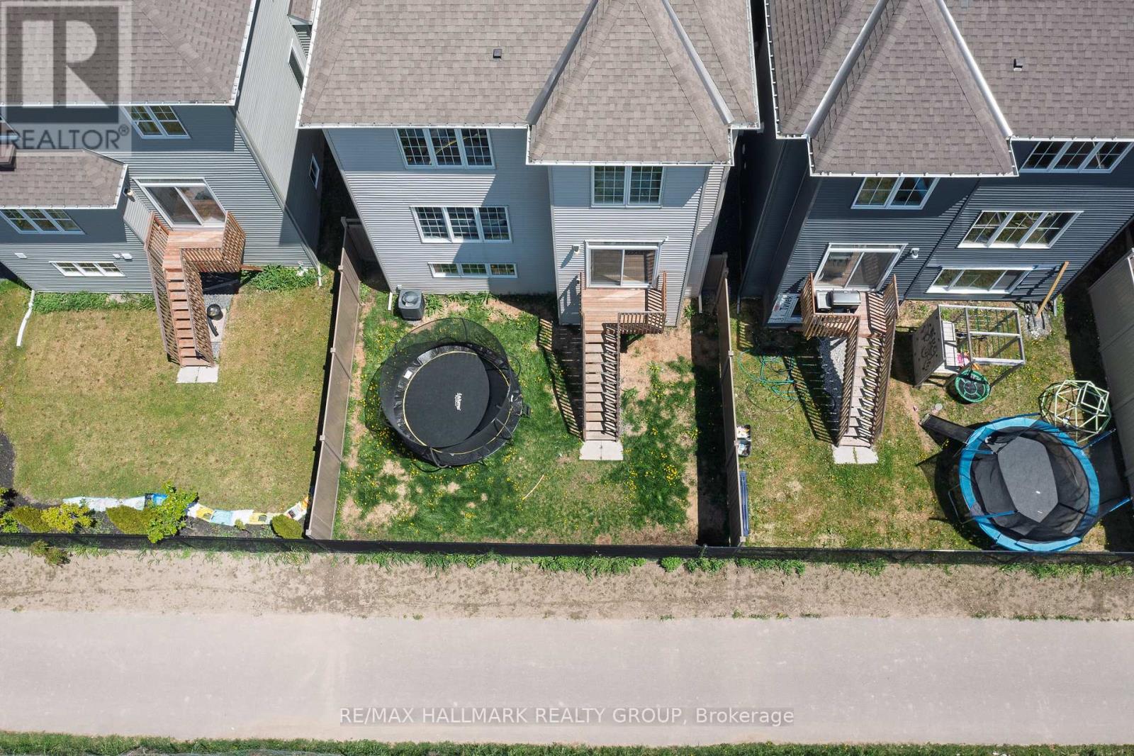 Photo 17 of 824 Henslows Circle, Ottawa ON
