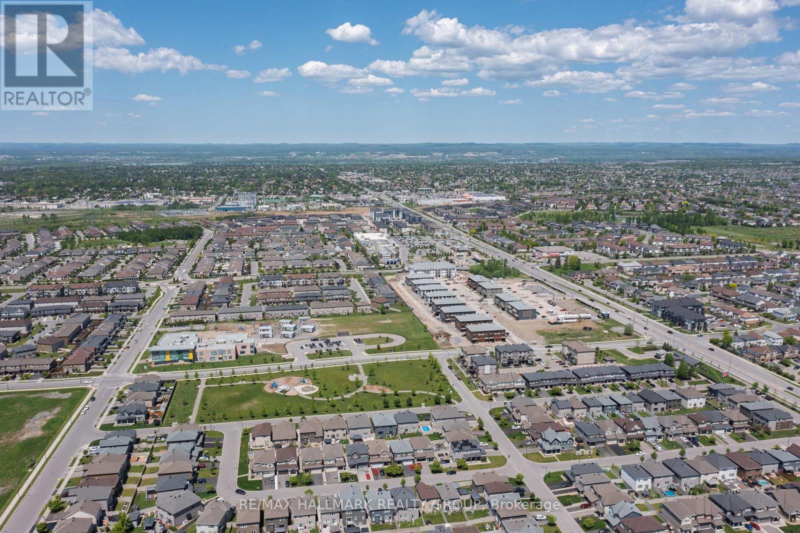 Photo 13 of 824 Henslows Circle, Ottawa ON