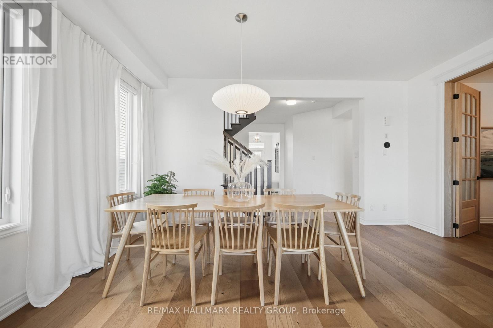 Photo 27 of 824 Henslows Circle, Ottawa ON
