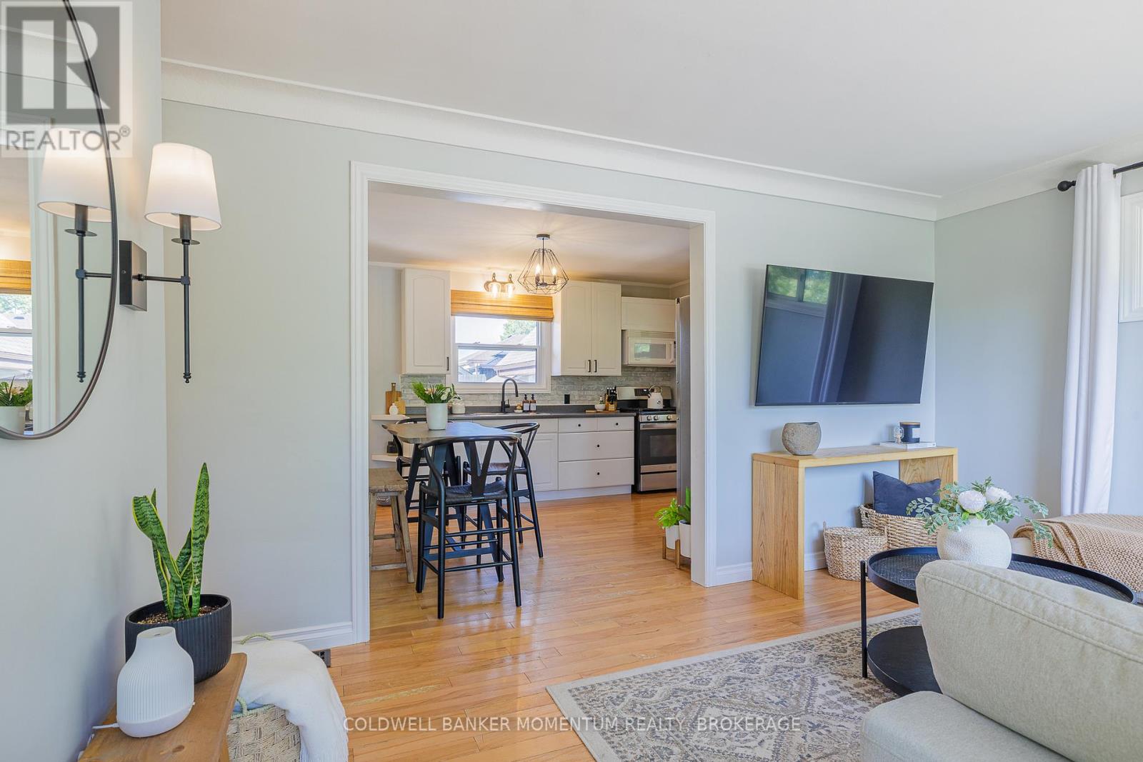 Photo 8 of 3581 Hendershot Drive, Fort Erie ON