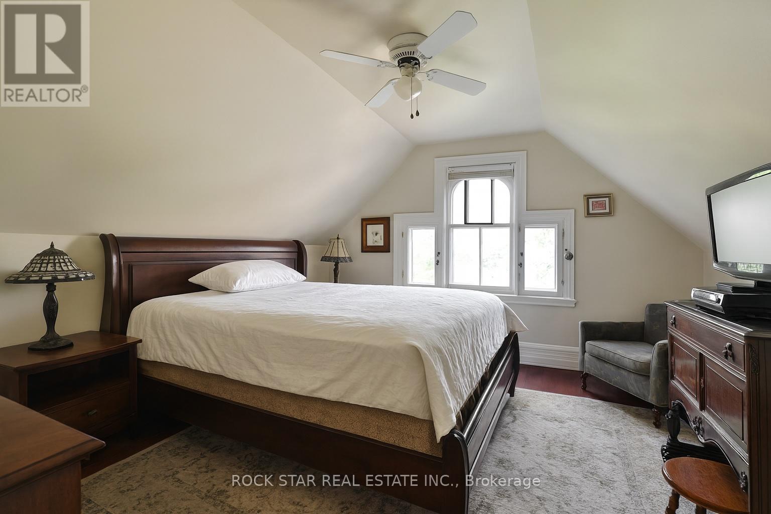 Photo 7 of Main 319 Queen Street S, Hamilton ON