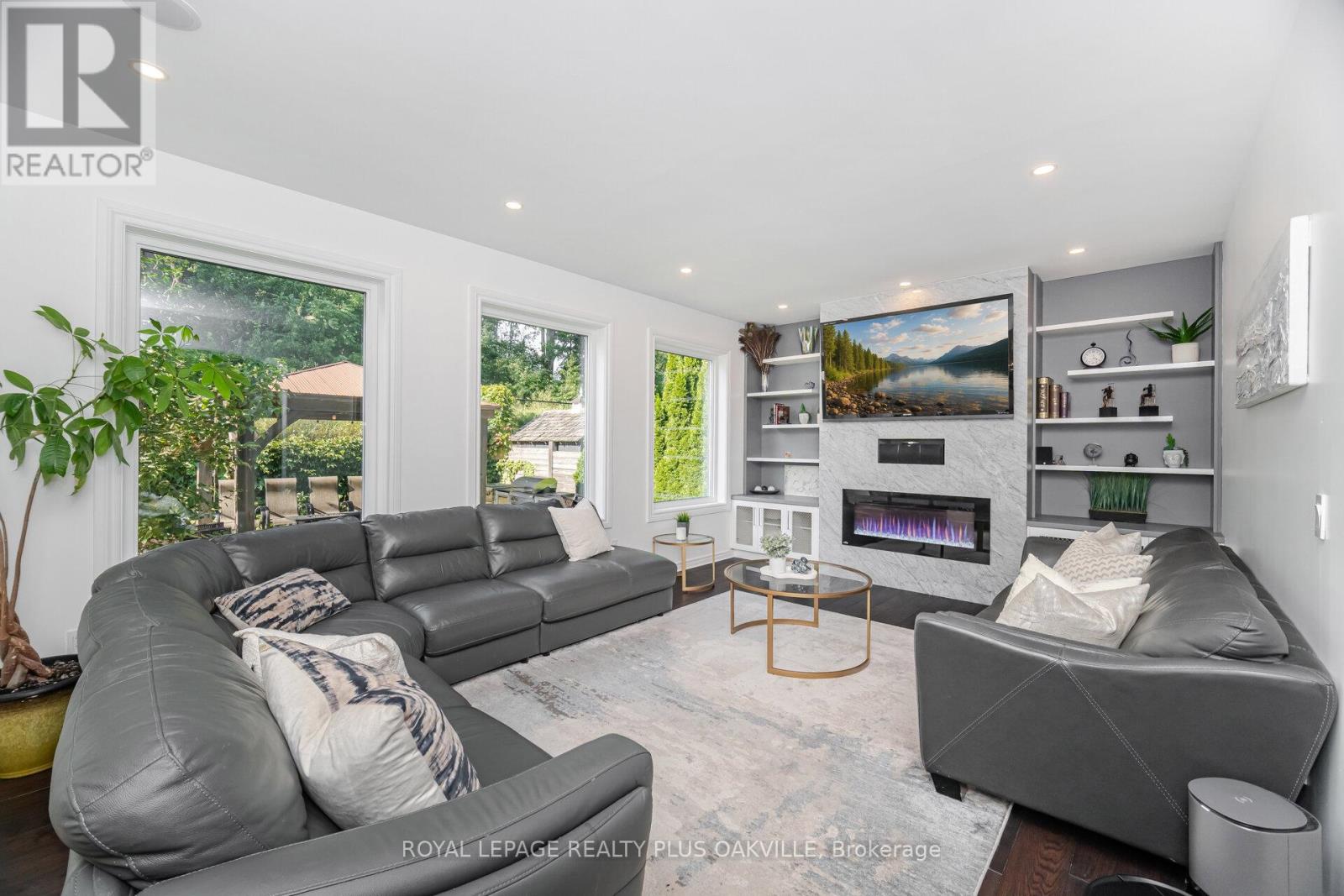 Photo 36 of 64 Sutherland Crescent, Hamilton ON