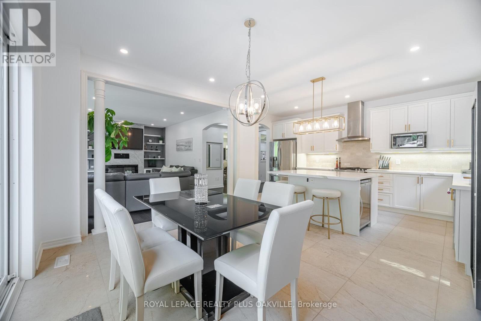 Photo 16 of 64 Sutherland Crescent, Hamilton ON
