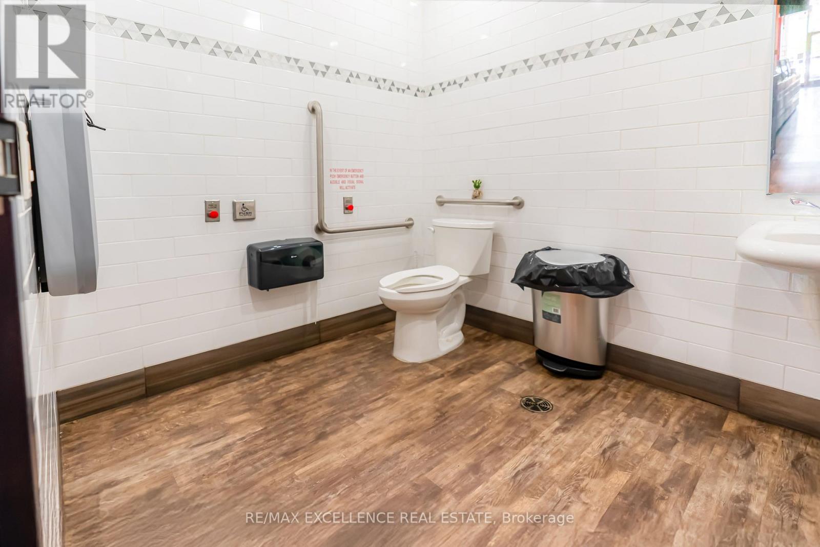 Photo 7 of 245 1508 Upper James Street, Hamilton ON