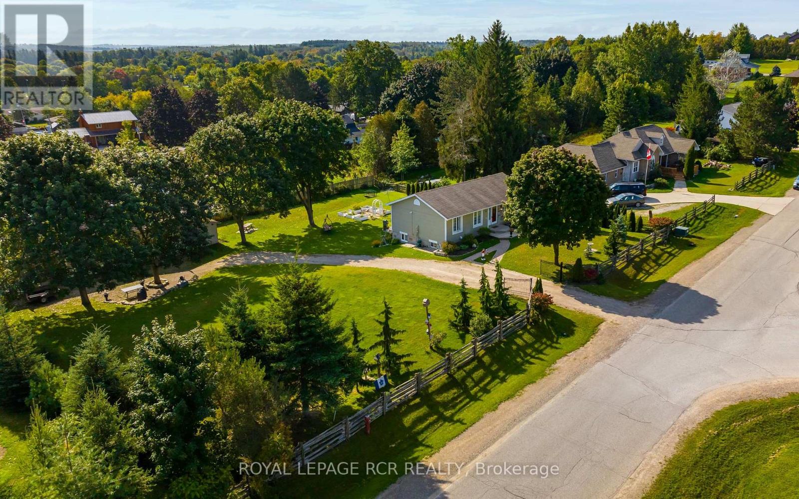 Photo 36 of 16 Barbour Drive, Erin ON