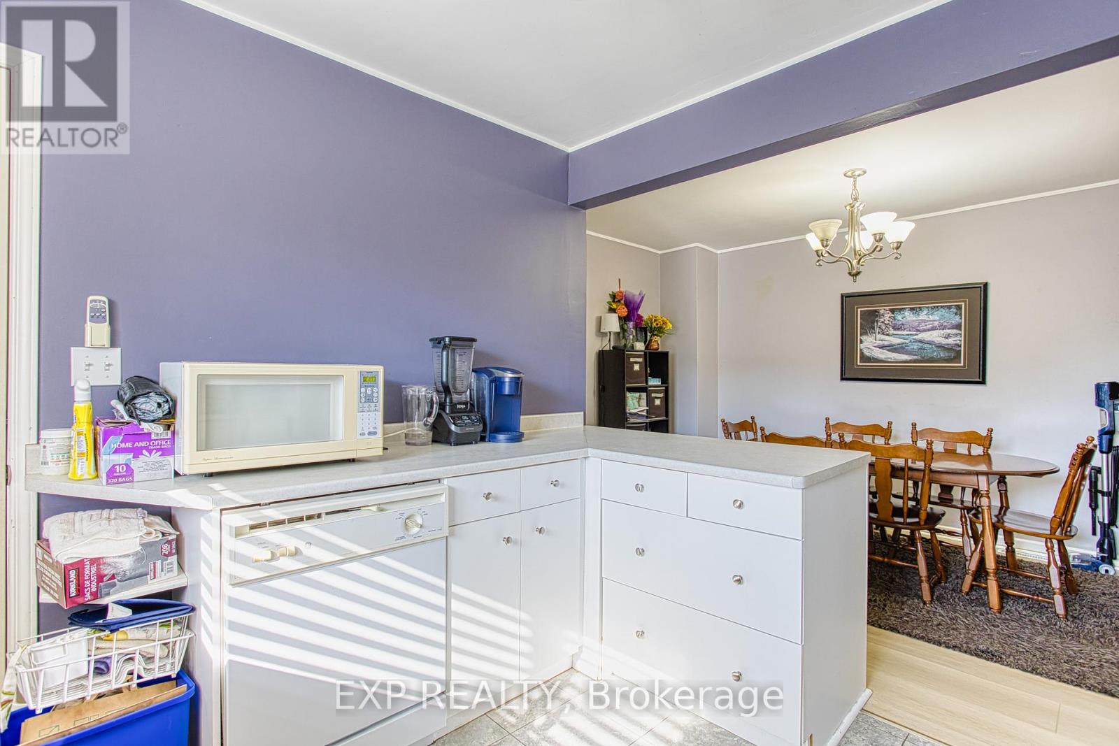 Photo 13 of Main 4453 Meadowvale Drive, Niagara Falls ON