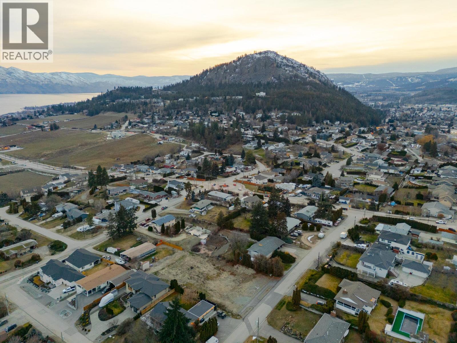950 SKYLINE ROAD - Image 14