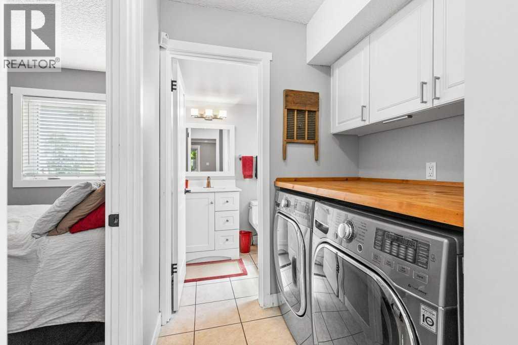 Single Family House for Sale in  Parkland Boulevard SE Parkland Calgary 