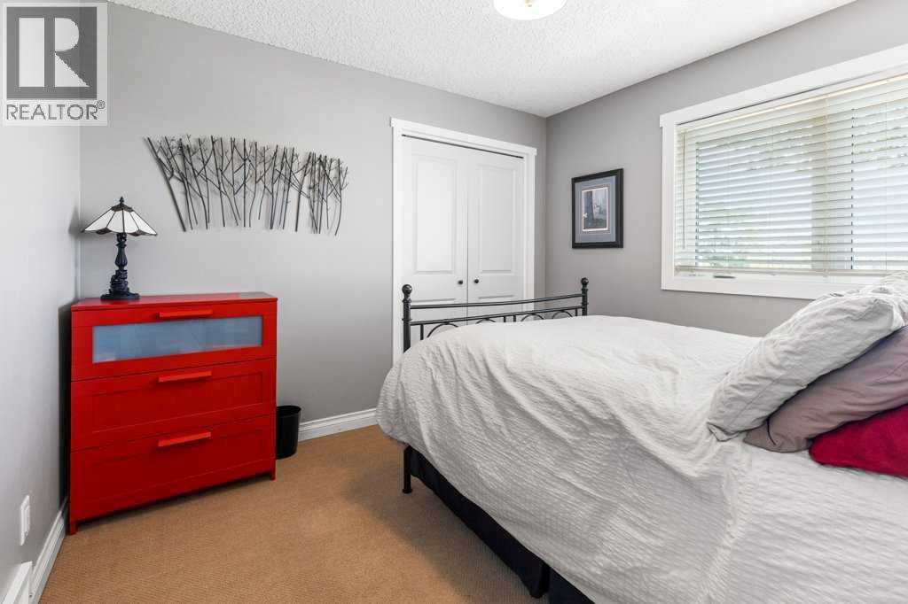 Single Family House for Sale in  Parkland Boulevard SE Parkland Calgary 