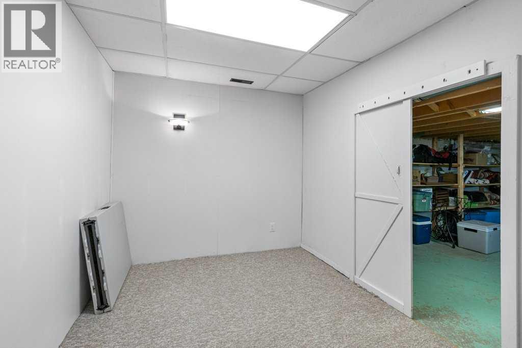 Single Family House for Sale in  Parkland Boulevard SE Parkland Calgary 