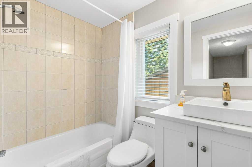 Single Family House for Sale in  Parkland Boulevard SE Parkland Calgary 
